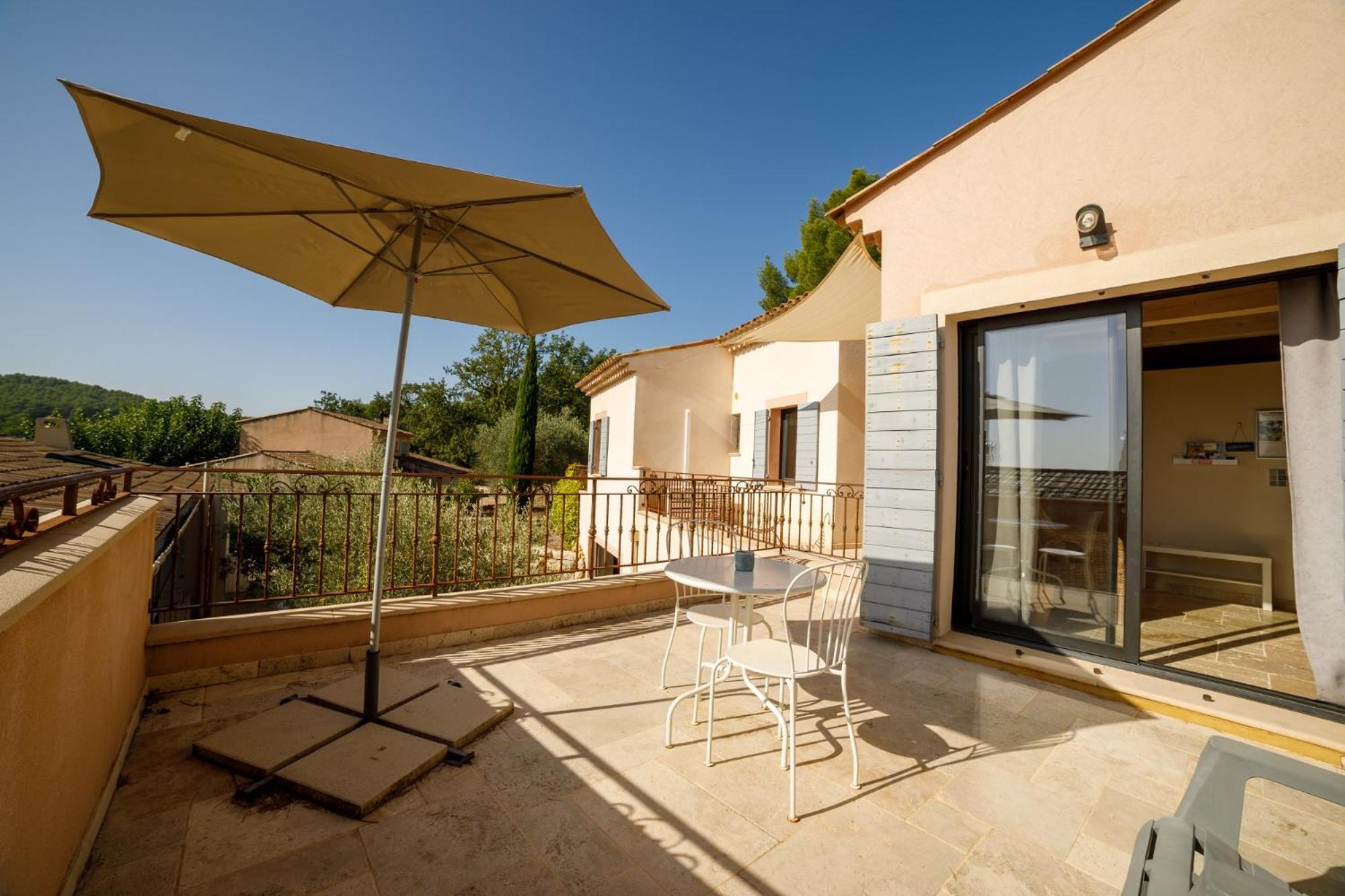 O Patio Du Mas Bed and Breakfast Callas Εξωτερικό φωτογραφία