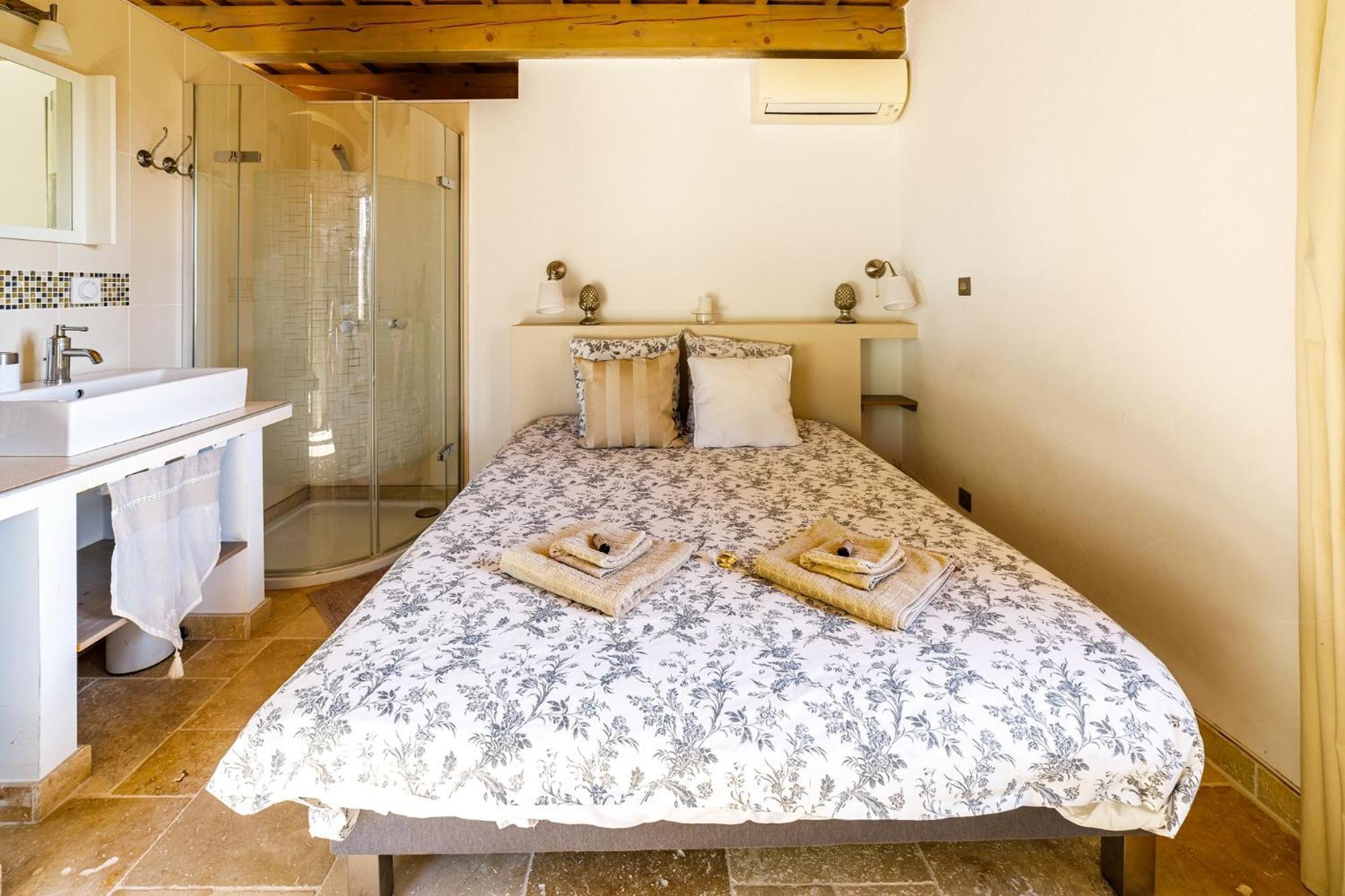 O Patio Du Mas Bed and Breakfast Callas Εξωτερικό φωτογραφία