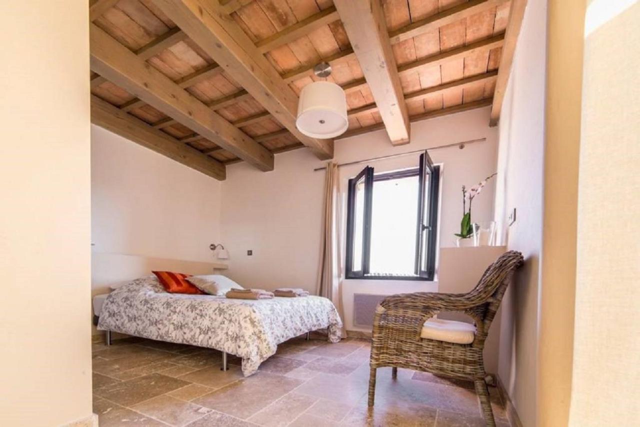 O Patio Du Mas Bed and Breakfast Callas Εξωτερικό φωτογραφία